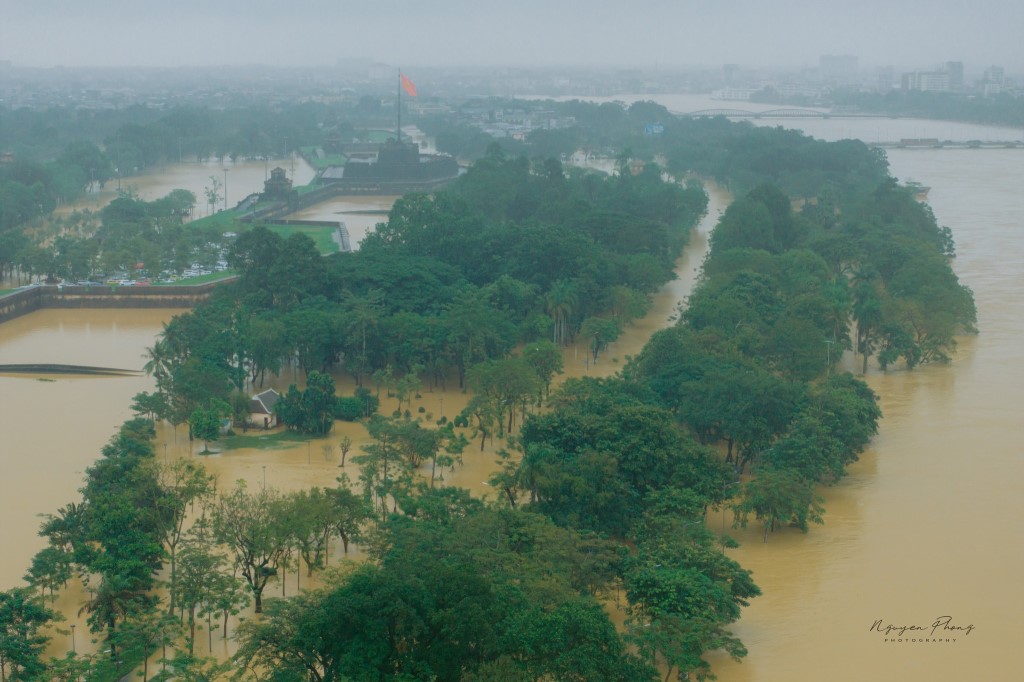 lu lut tai hue_hue ngap lut_mua lu tai hue_ mua nang tai hue_ngap lut hue 20257.jpg